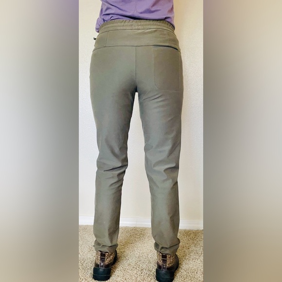 Lululemon travel pants size 6 - Picture 7 of 8